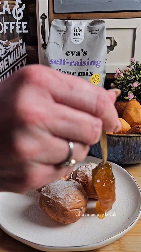 frissen kiszaggatott fánkok a kelesztés után