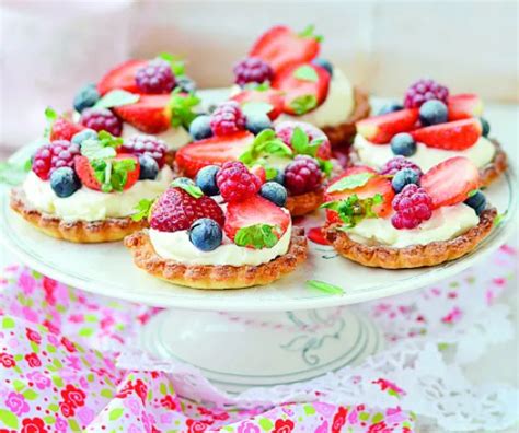 muffin formában készült gyümölcsös kosárkák