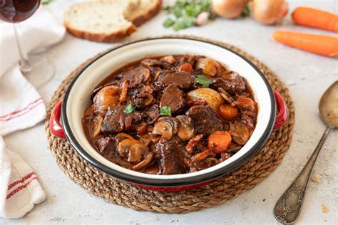 boeuf bourguignon tálalva
