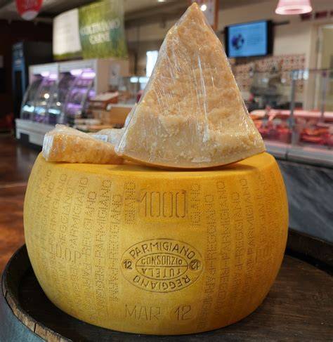 Parmigiano-Reggiano sajtkorong