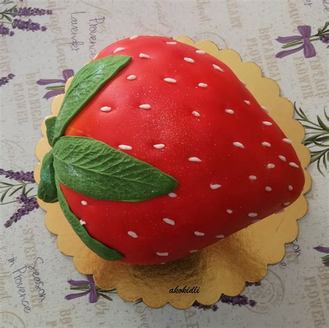 eper alakú születésnapi torta