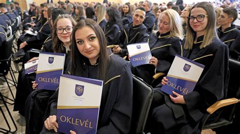 akadémiai ünnepség és diplomaosztó