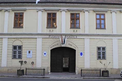 Piarista gimnázium Magyarországon
