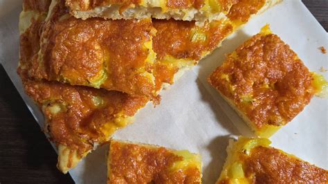 Különböző ételek cheddar sajttal