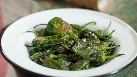 Sült padron paprika tengeri sóval