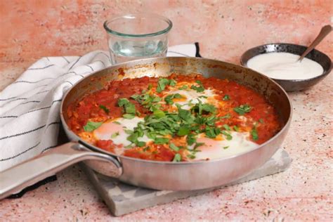 Klasszikus Shakshuka tükörtojással