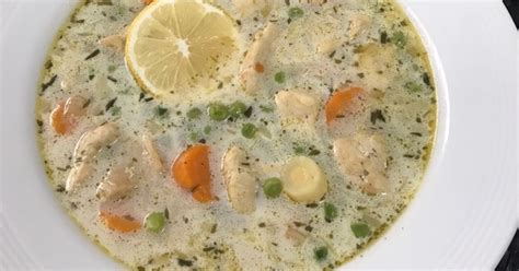 Tárkonyos csirkeragu tálalva