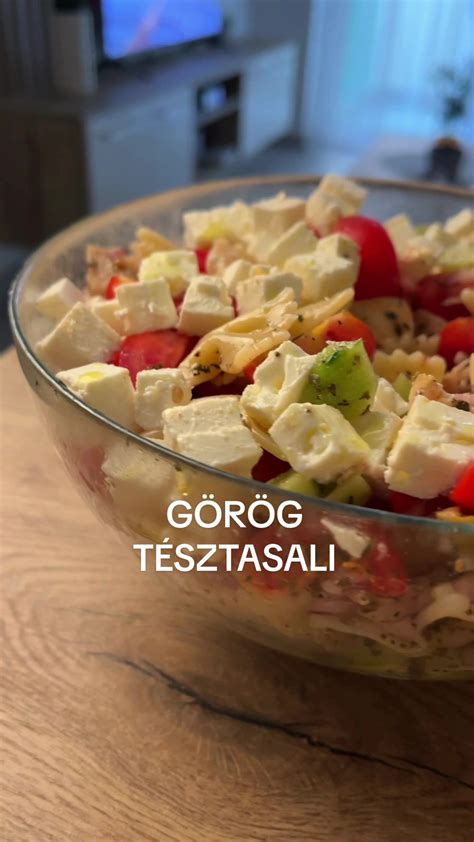 Egészséges, friss paradicsomok a kiskertben