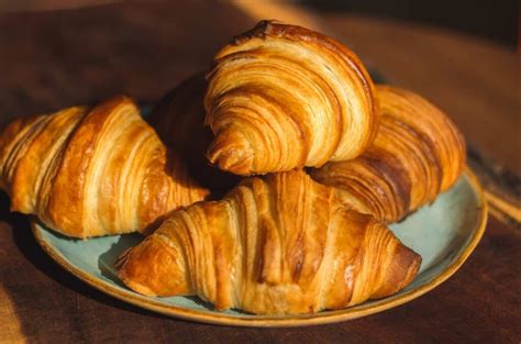 Francia croissant készítésének fázisai