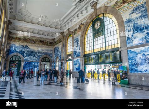 A São Bento vasútállomás azulejo falai