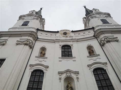 A Portói Katedrális impozáns homlokzata