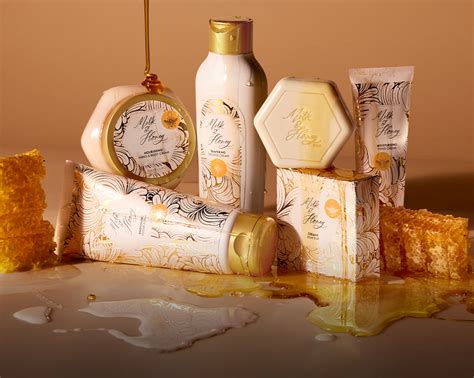 Egy szett Milk & Honey Gold termék