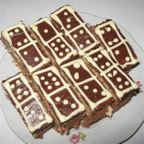 Dominó szelet torta formában