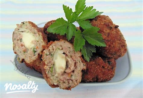 mozzarellával töltött húsgolyó