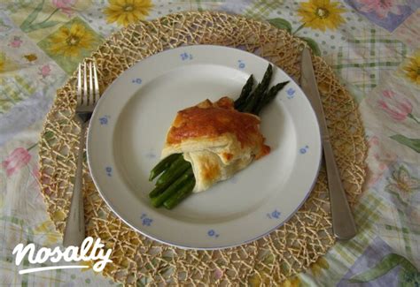 camembert-es spárga leveles tésztában