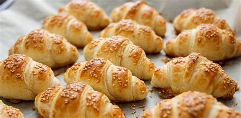 Szalámis és sajtos croissant