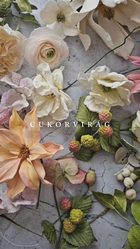 Cukorvirágok és díszítőelemek esküvői tortához