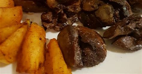 Sült csirkemáj krumplival és almával