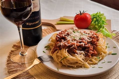 Bolognai ragu hozzávalók és fűszerek