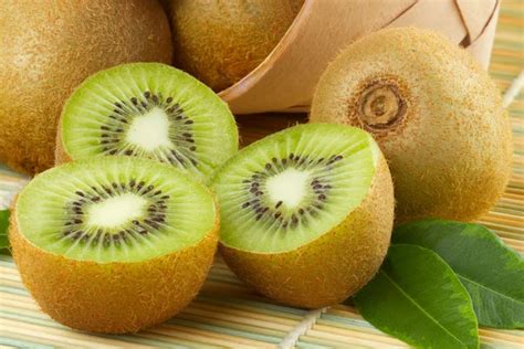 friss kiwi gyümölcs
