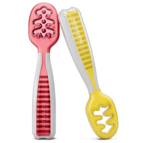 NumNum pre-spoon design vs. traditional spoon
