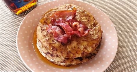 Amerikai palacsinta baconnel és juharsziruppal