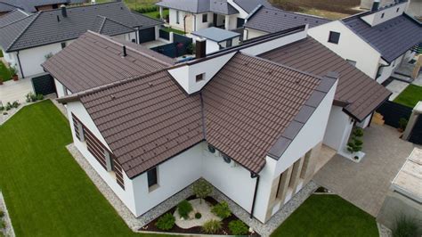 Különböző barna tetőcserép árnyalatok