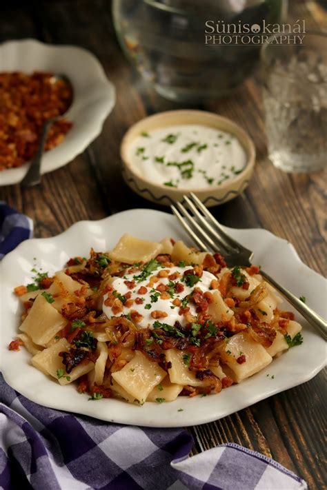 Pirított bacon kockák hagymával