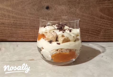 Krémes puding alapú pohárkrém rétegezése