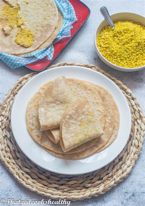 Tálalt roti curryvel