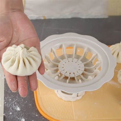 Töltött baozi formázása