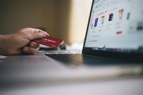 Online és bolti vásárlás előnyei és hátrányai