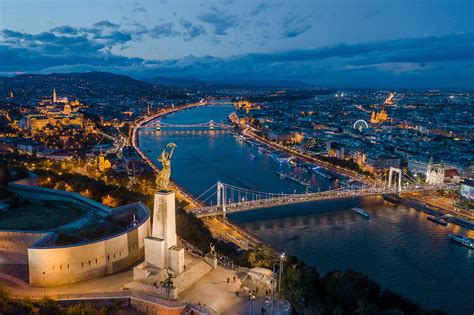 Budapest látképe az M0-ás autóútról