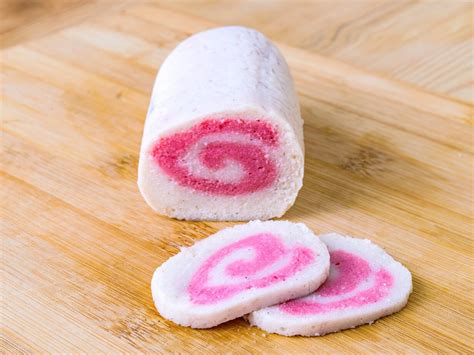 Narutomaki szeletek rámenben
