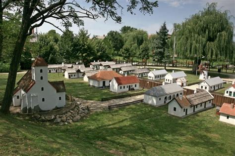 Ászári Mini Skanzen épületei