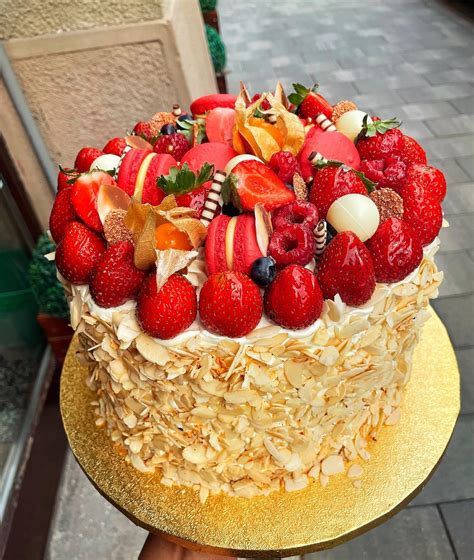 Különböző piskóta torták