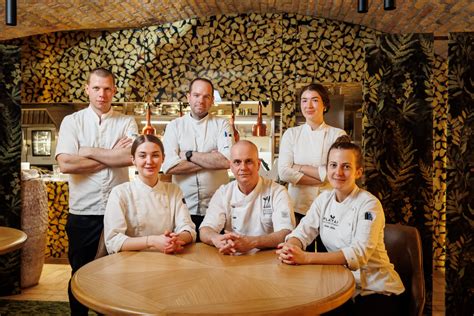 Két Michelin-csillagos étterem belső tere