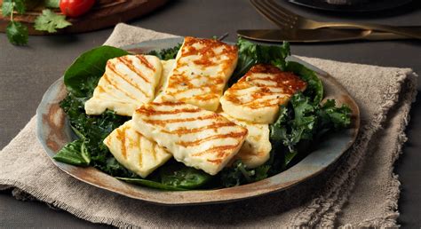 Grillezett zöldségek és halloumi sajt