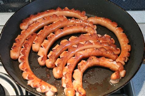 Sült virsli serpenyőben