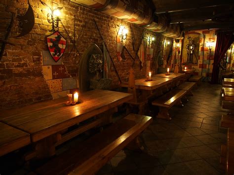 Sir Lancelot Lovagi Étterem belső tere
