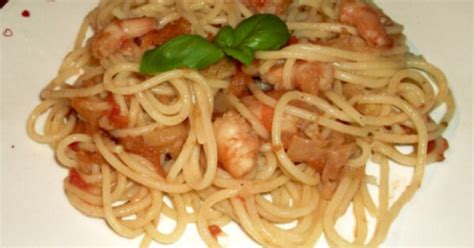 Tálalt garnélás spagetti