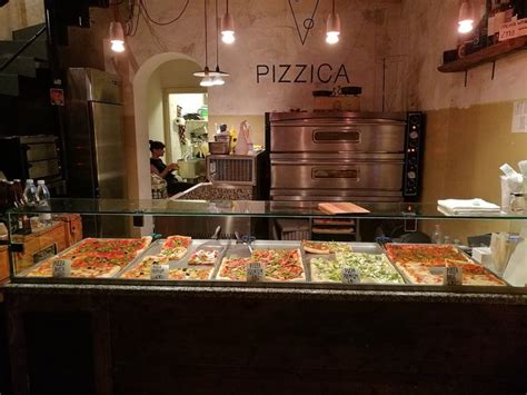 Pizzica Budapest homlokzat a Nagymező utcán
