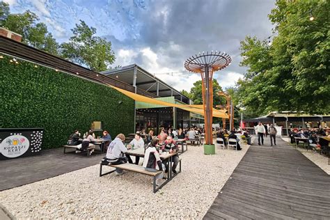 Frissen csapolt tanksör a Kopaszi kertben