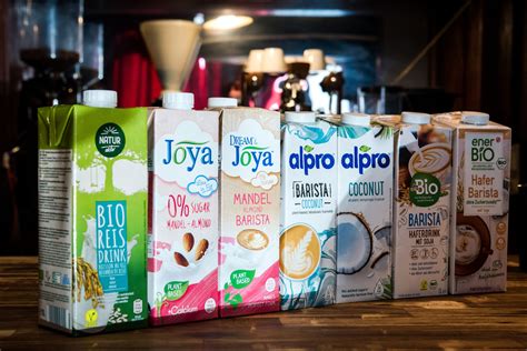 növényi alapanyagokból készült tejek válogatása