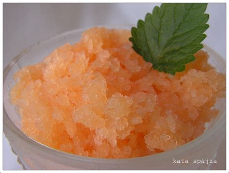 sárgadinnye granita tálalva