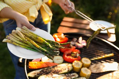 Családi grillezés a teraszon