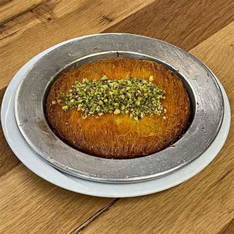 Künefe pirított pisztáciával