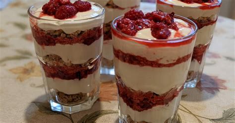 joghurtos pohárkrém gyümölcsökkel