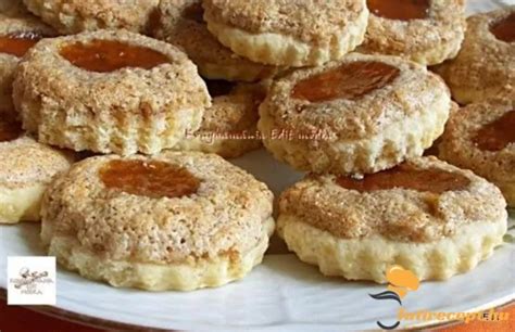Linzer töltelék rétegezése és feltekerése
