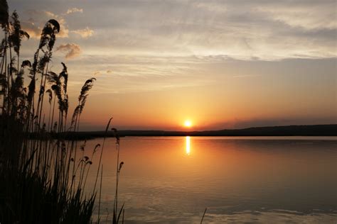 A Velencei-tó panorámája Sukoróról